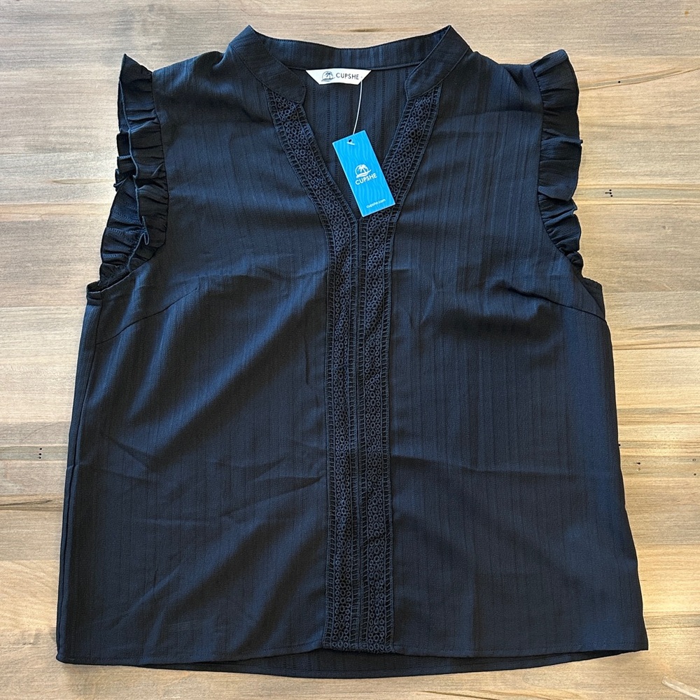 Cupshe NWT Black Sleeveless Ruffle Trim V-Neck Top